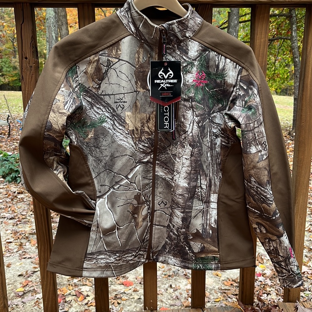 NWT Realtree camo jacket. Size medium/8-10